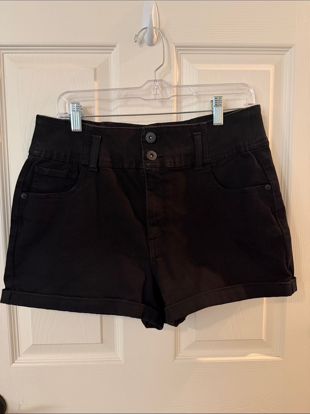 NWOT No Boundaries Black Cuffed Denim-Style Jean Shorts